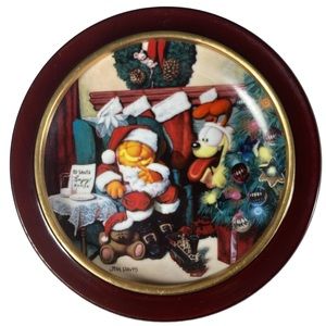 NOT A FAT CAT WAS STIRRING Garfield Christmas Plate Danbury Mint Wooden Holder